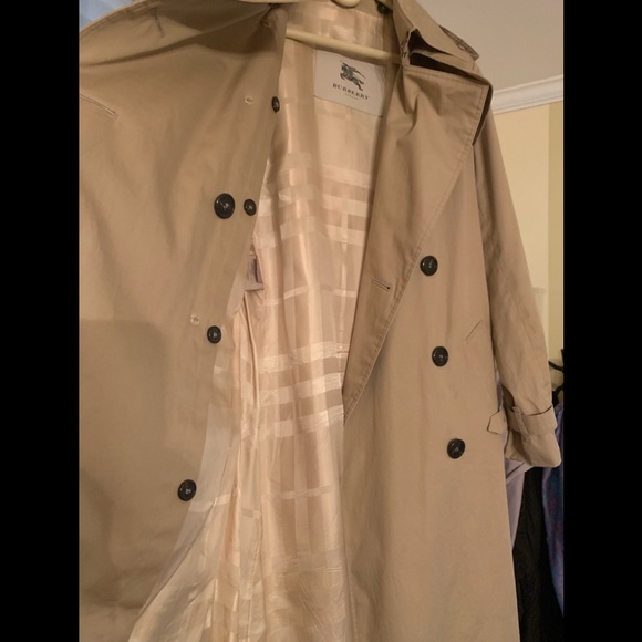 Burberry Trench. Authentic. - Picture 7 of 7